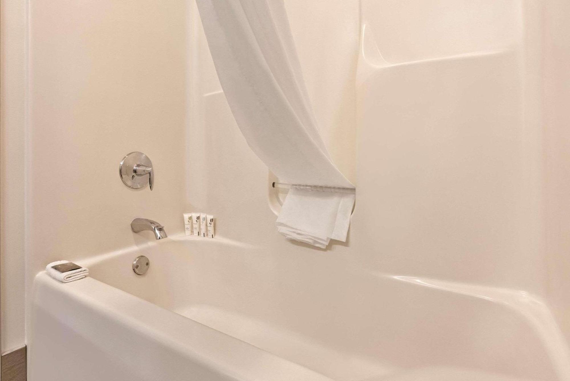 Country Inn & Suites By Radisson, Madison, Wi Екстериор снимка
